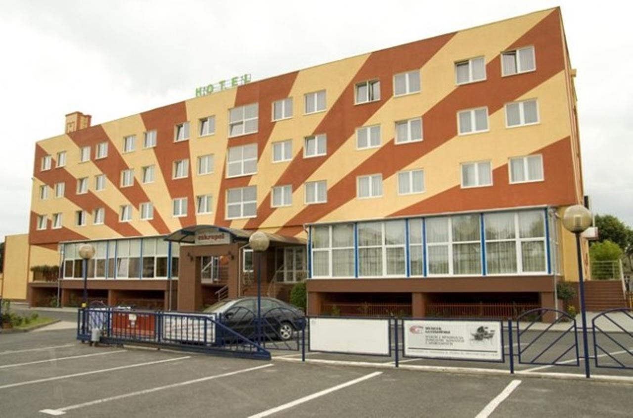 Hotel Restauracja Cukropol Gostyń Eksteriør bilde