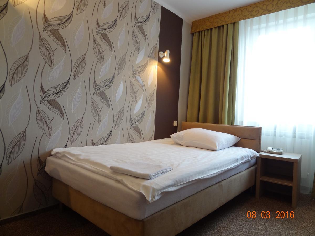 Hotel Restauracja Cukropol Gostyń Eksteriør bilde